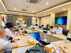 Sekjen DPD RI menerima kunjungan Ketua dan Anggota Banggar DPRD Provinsi Bengkulu di Ruang Rapat Sekjen DPD RI Jakarta pada 11 November 2025, membahas dampak pemotongan TKD dan dukungan untuk alokasi Inpres Jalan Daerah.