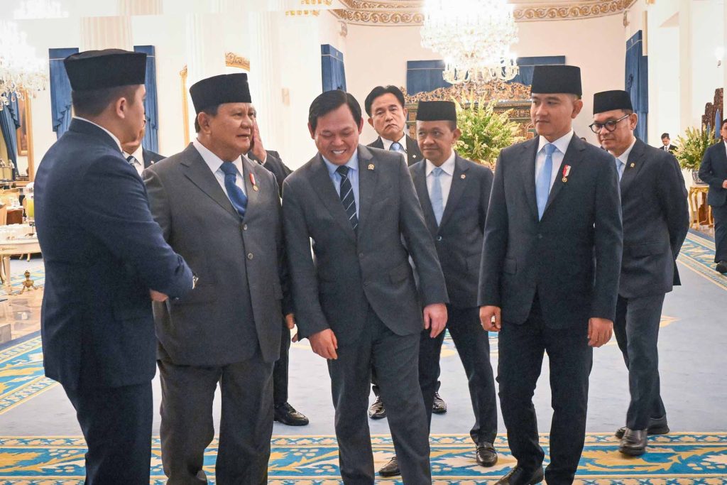 foto ketua dpd ri sultan bersama presiden indonesia prabowo